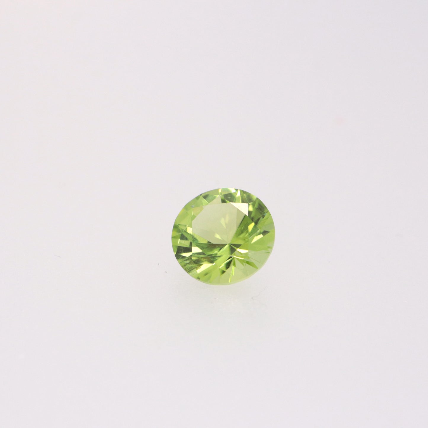 1.35ct Peridot/ Round cut