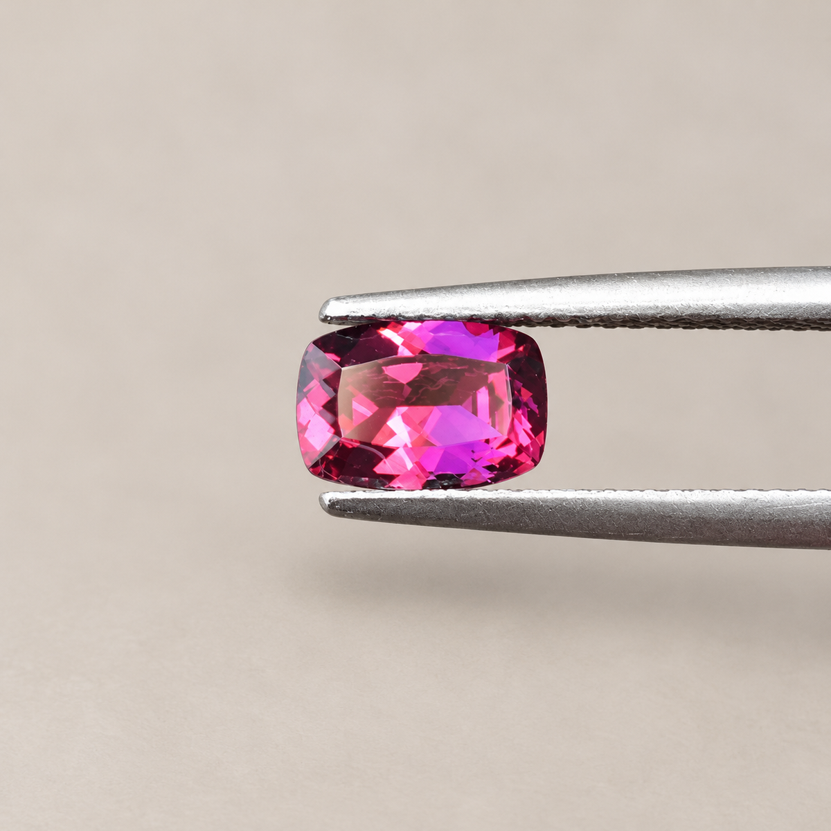 1.6ct Garnet / Cushion Cut