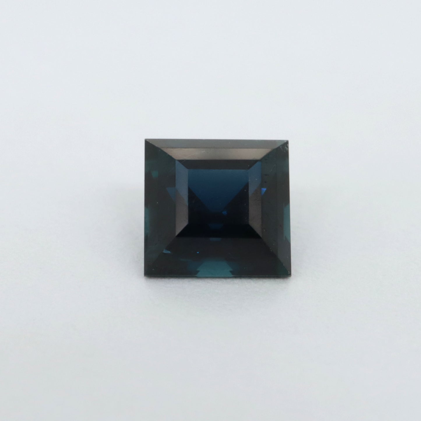 0.7ct blue sapphire square cut