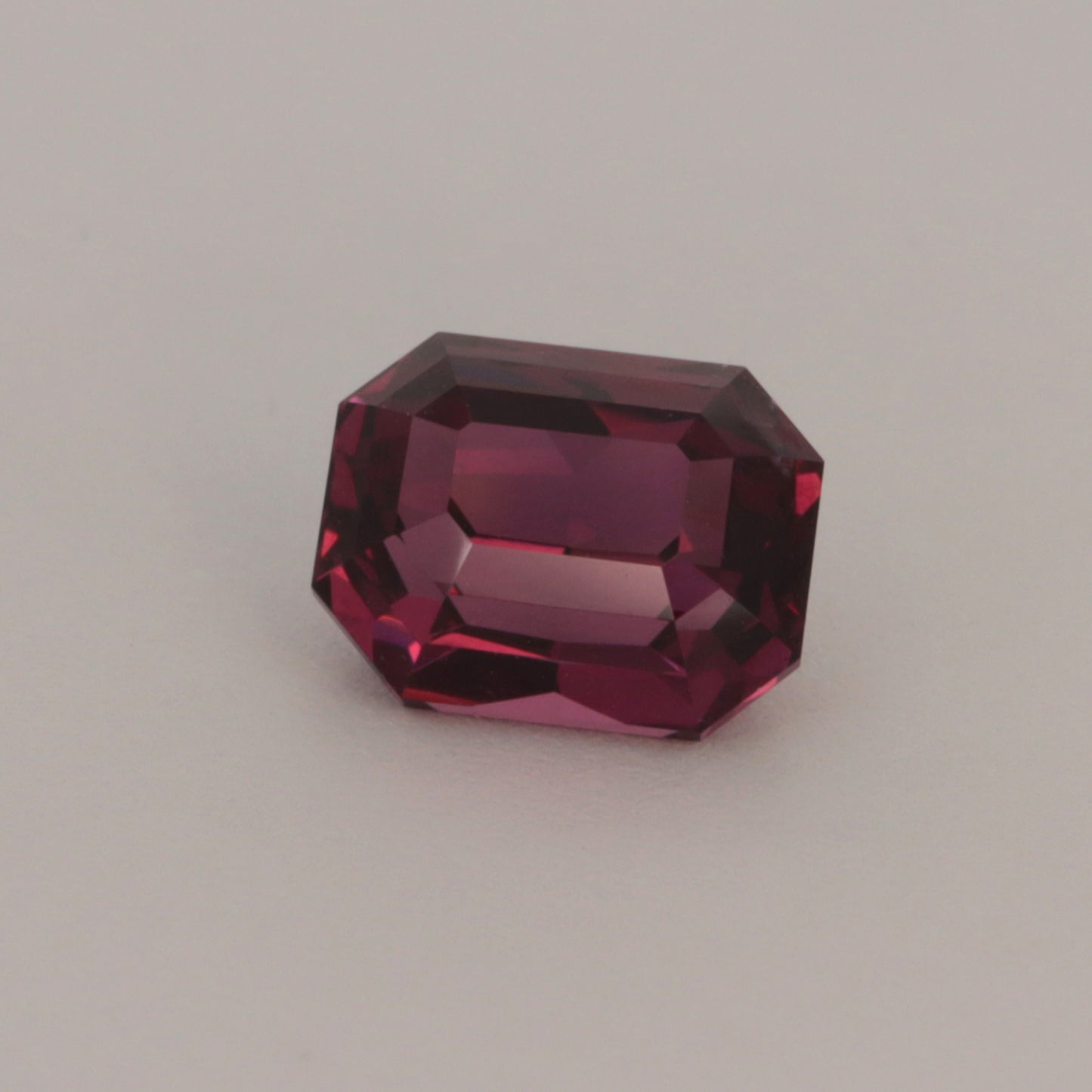 2.56ct Rhodolite Garnet