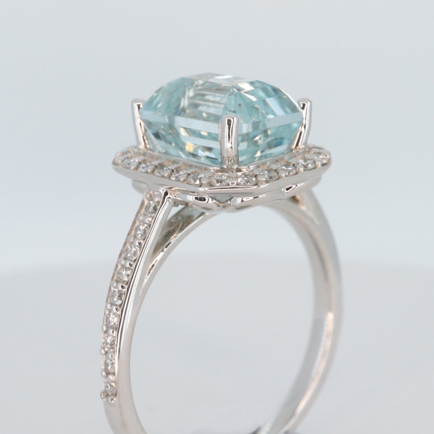 Aquamarine with diamond halo 14K White Gold Ring
