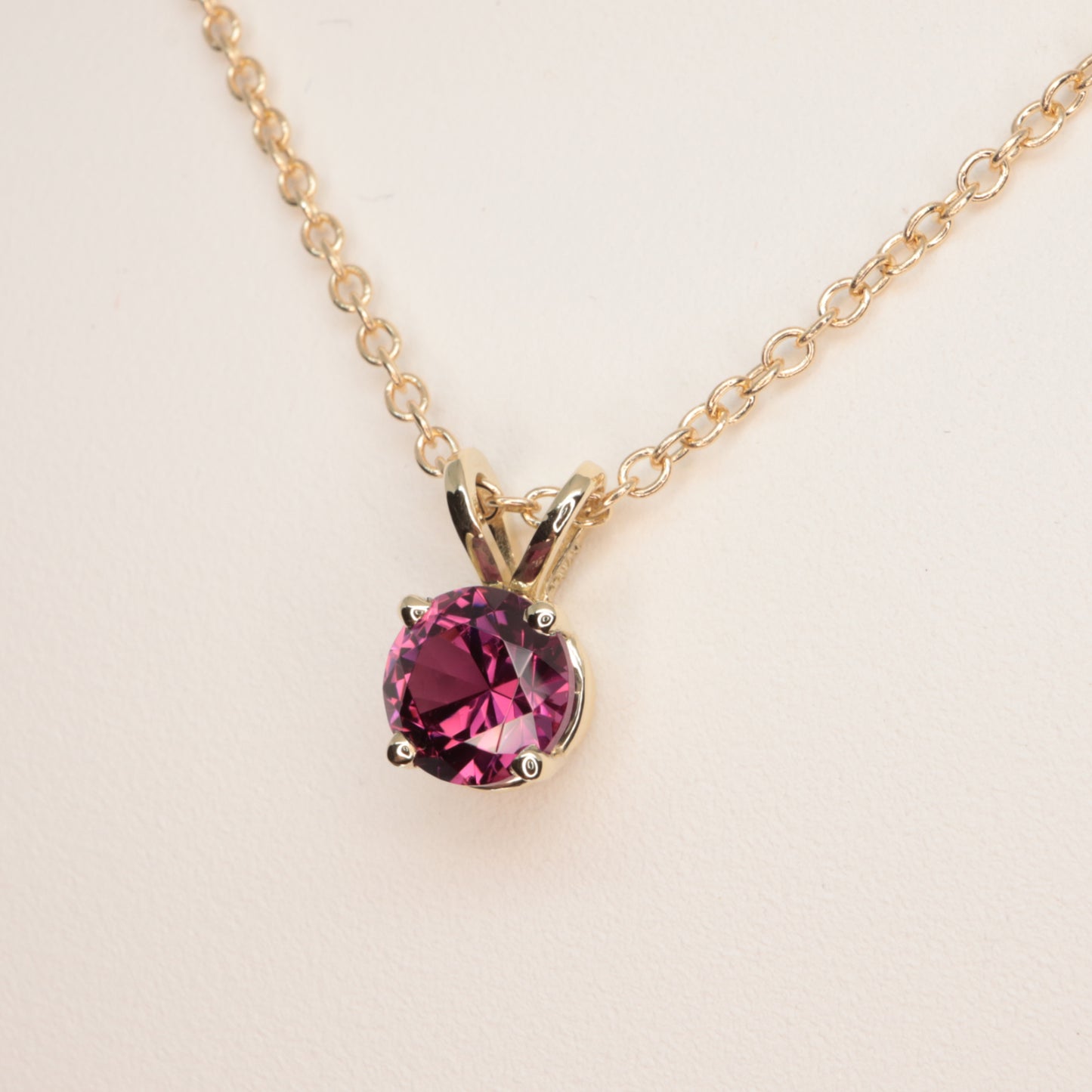 Rhodolite Garnet / 14K Yellow Gold necklace