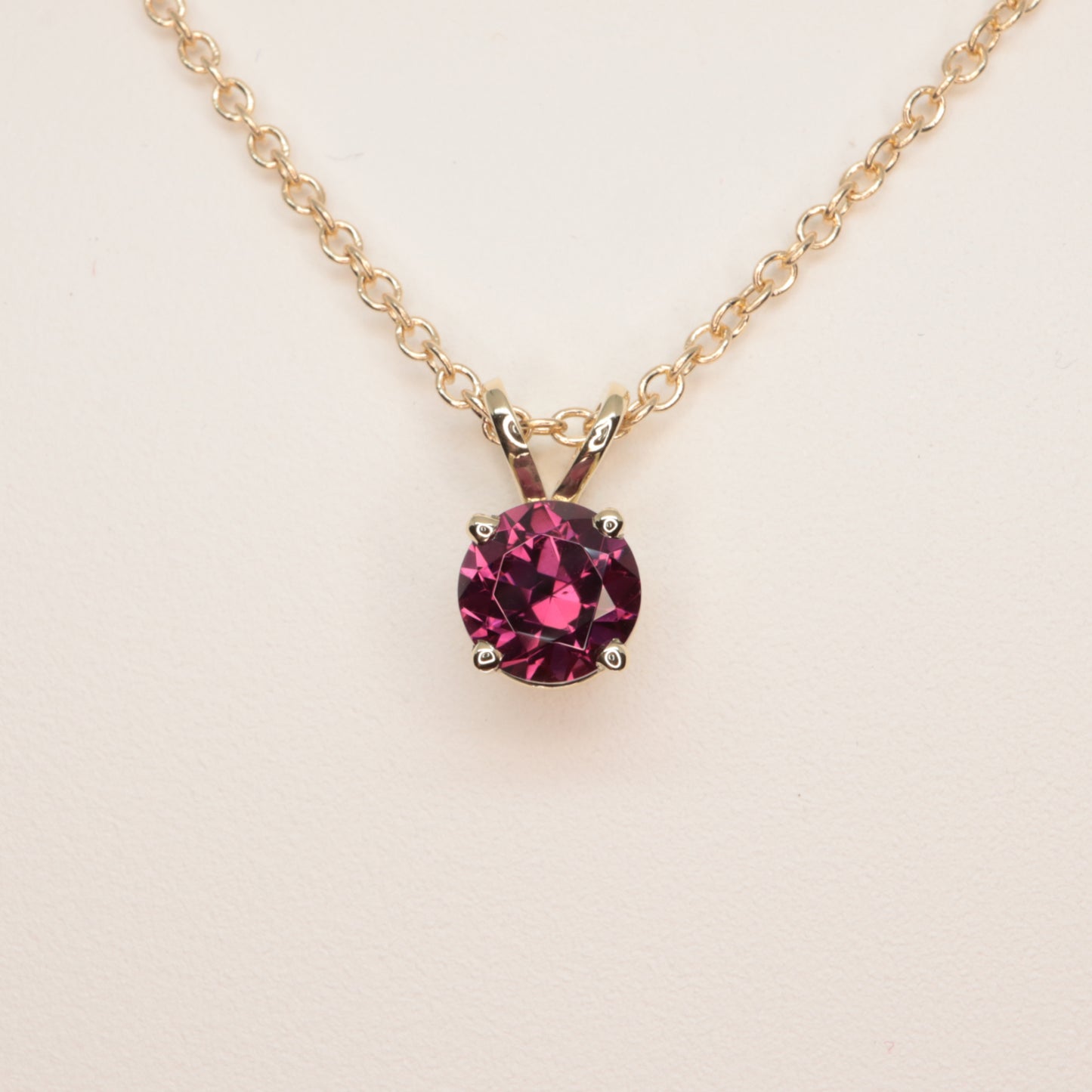 Rhodolite Garnet / 14K Yellow Gold necklace
