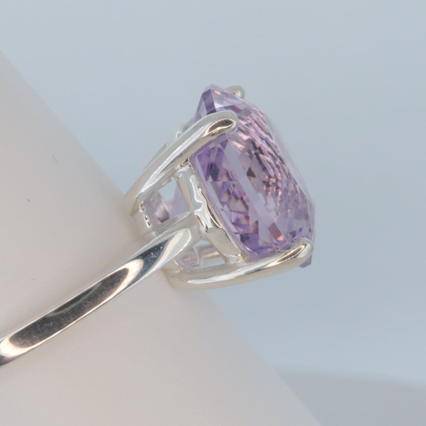 Amethyst (Rose de France) 6.2ct / 925 Sterling Silver ring