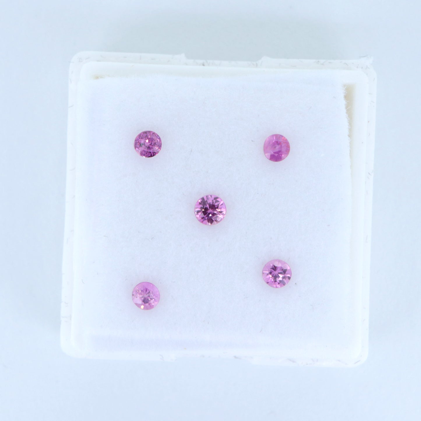 Pink Sapphire/ Round 2.6-2.8 x 2.0mm SP04