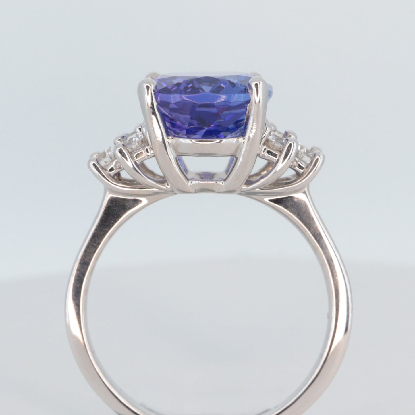 Certified 4.47ct Tanzanite with 6 diamonds/ 14KWG ring/ Size 7