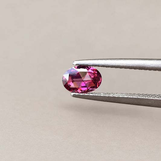 0.8ct Garnet / Oval