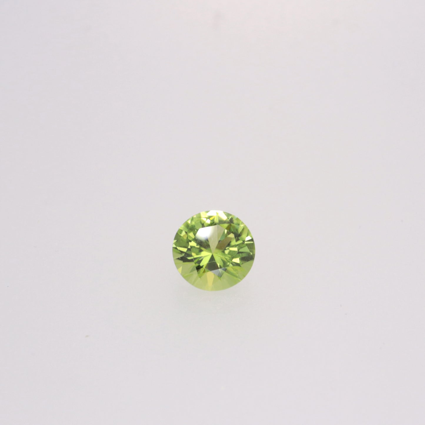 1.35ct Peridot/ Round cut