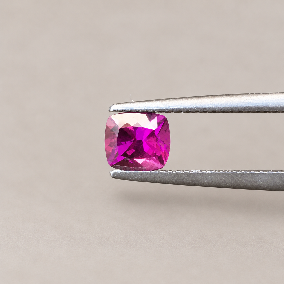 1.5ct Garnet / Cushion Cut