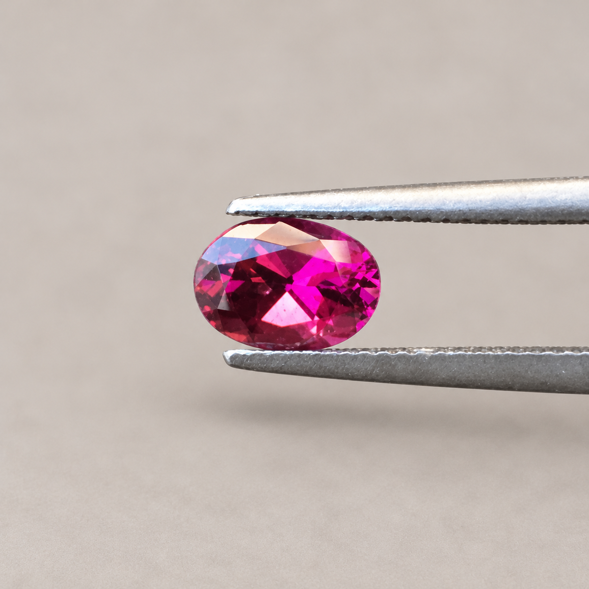 1.7ct Garnet / Oval