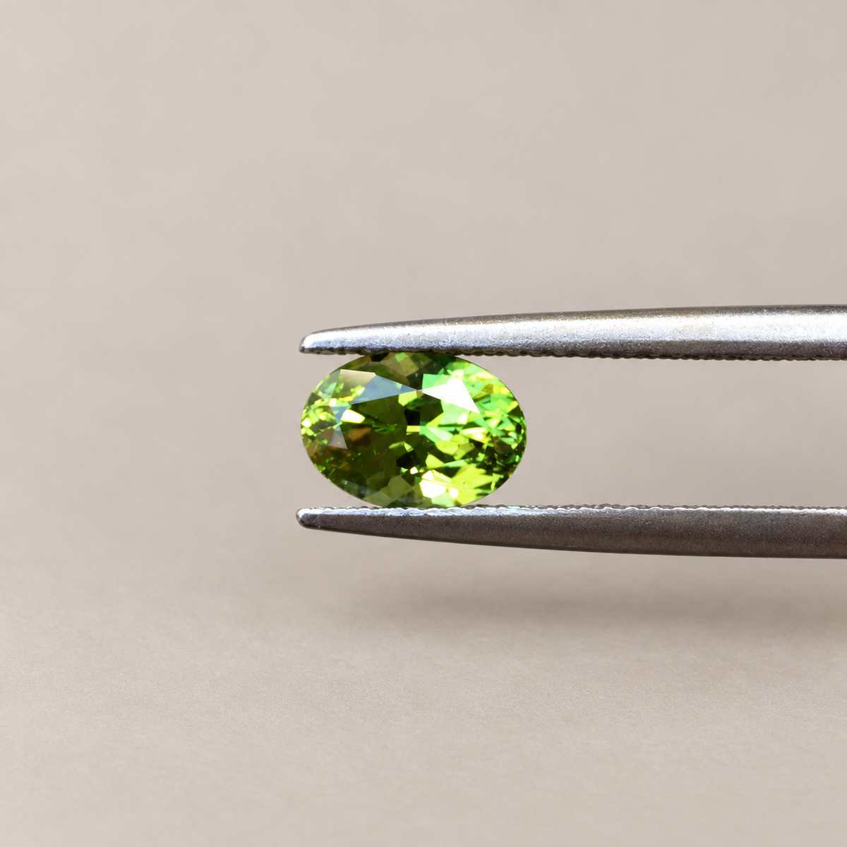 1.6ct Peridot/ Oval cut