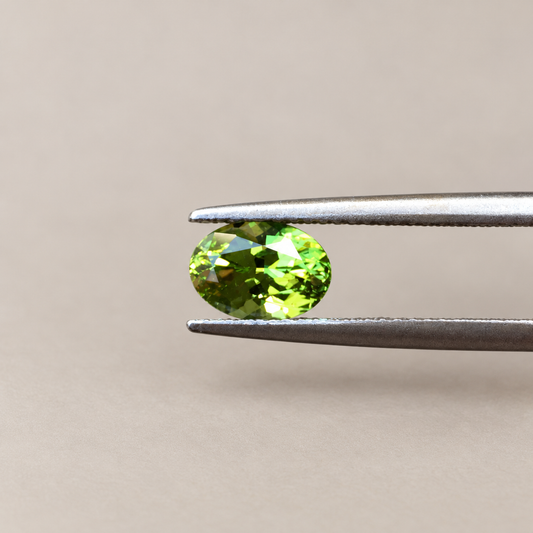 1.6ct Peridot/ Oval cut