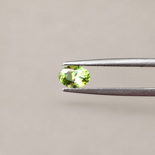 1.2ct Peridot/ Oval cut