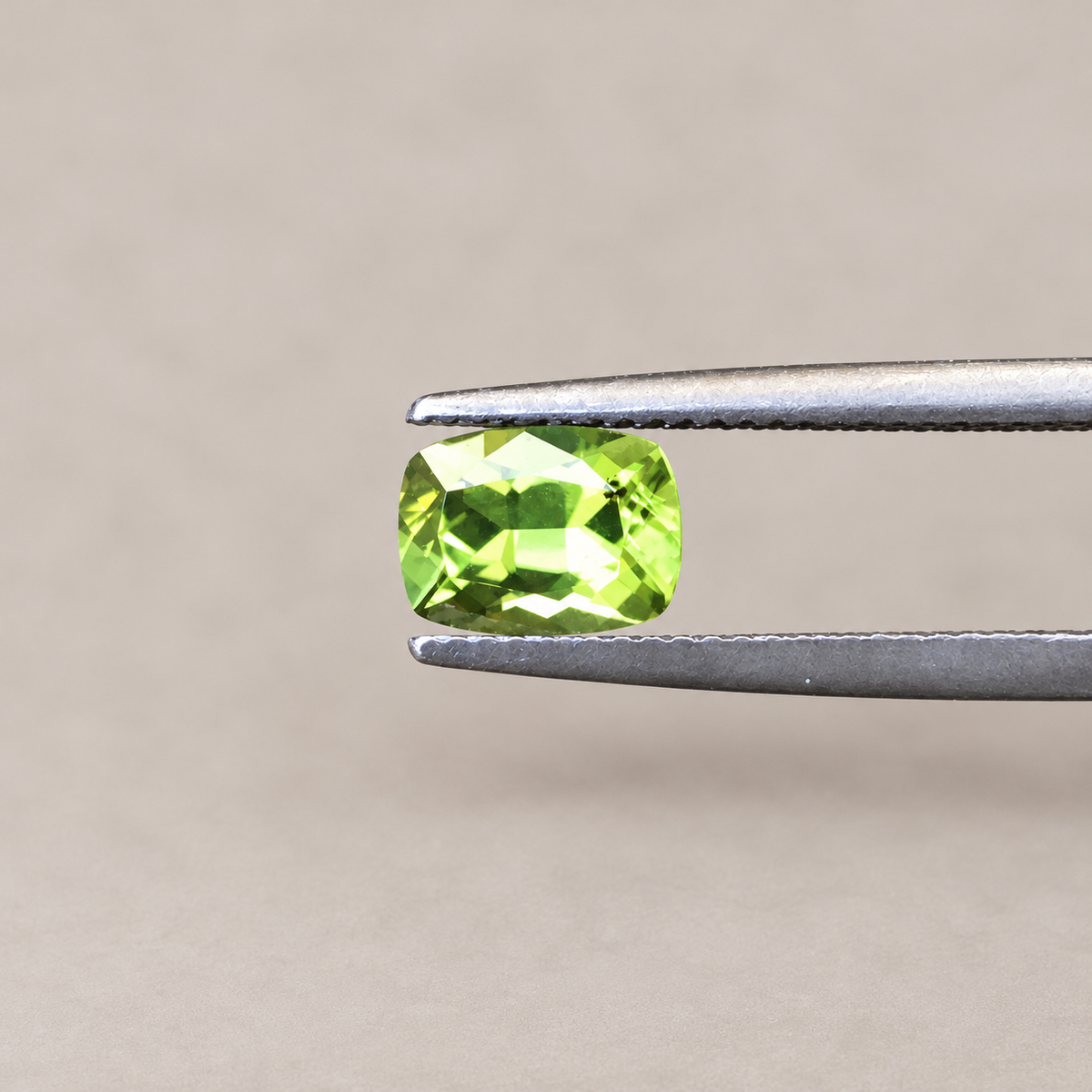 1.7ct Peridot/ Cushion cut
