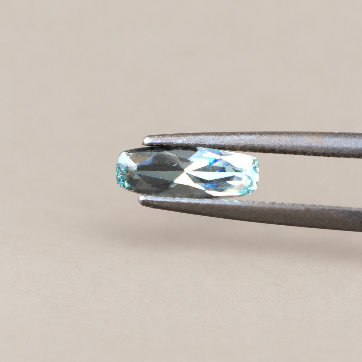 1.1ct Aquamarine / Cushion cut