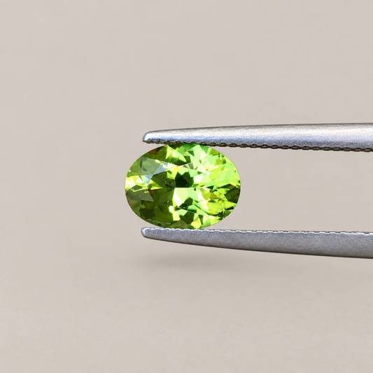 1.9ct Peridot/ Oval cut