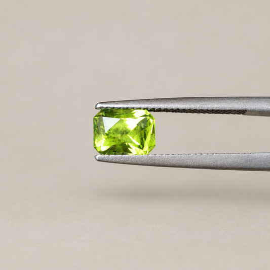 1.8ct Peridot/ Scissor cut