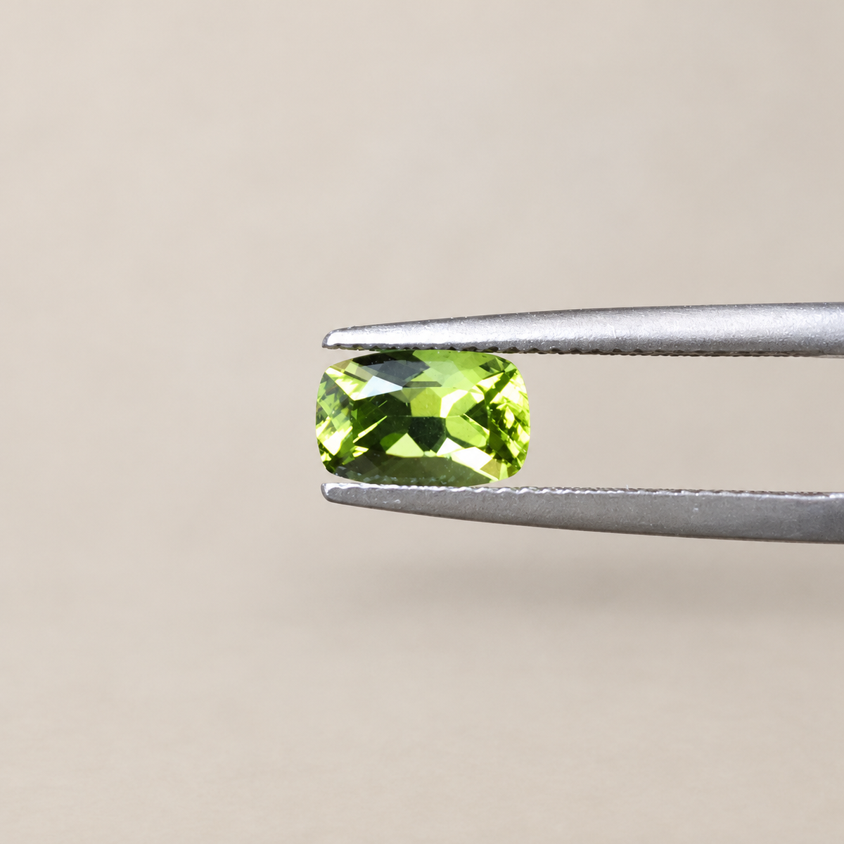 1.8ct Peridot/ Emerald cut