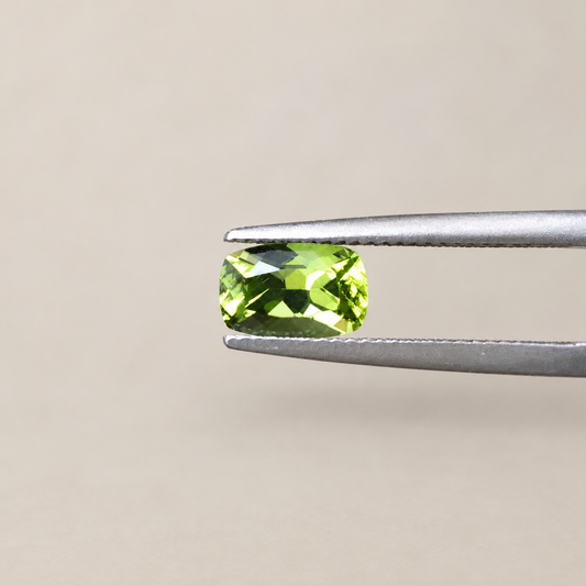 1.8ct Peridot/ Emerald cut