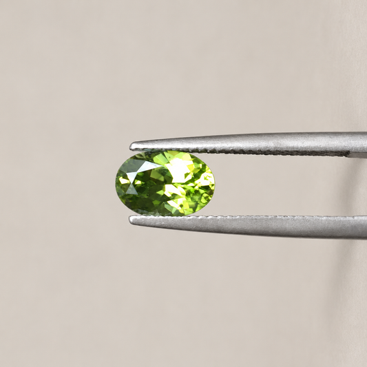 1.8ct Peridot/ Oval cut