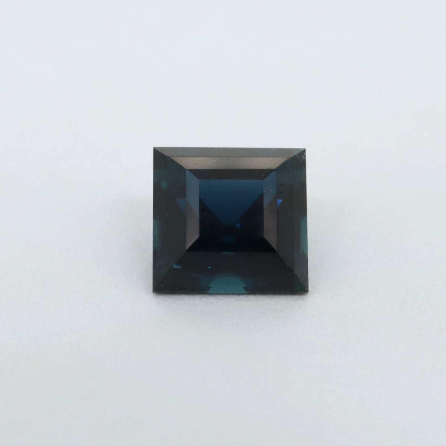 0.7ct  blue sapphire square cut