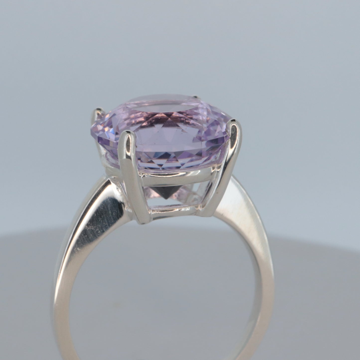 Amethyst (Rose de France) 6.2ct / 925 Sterling Silver ring