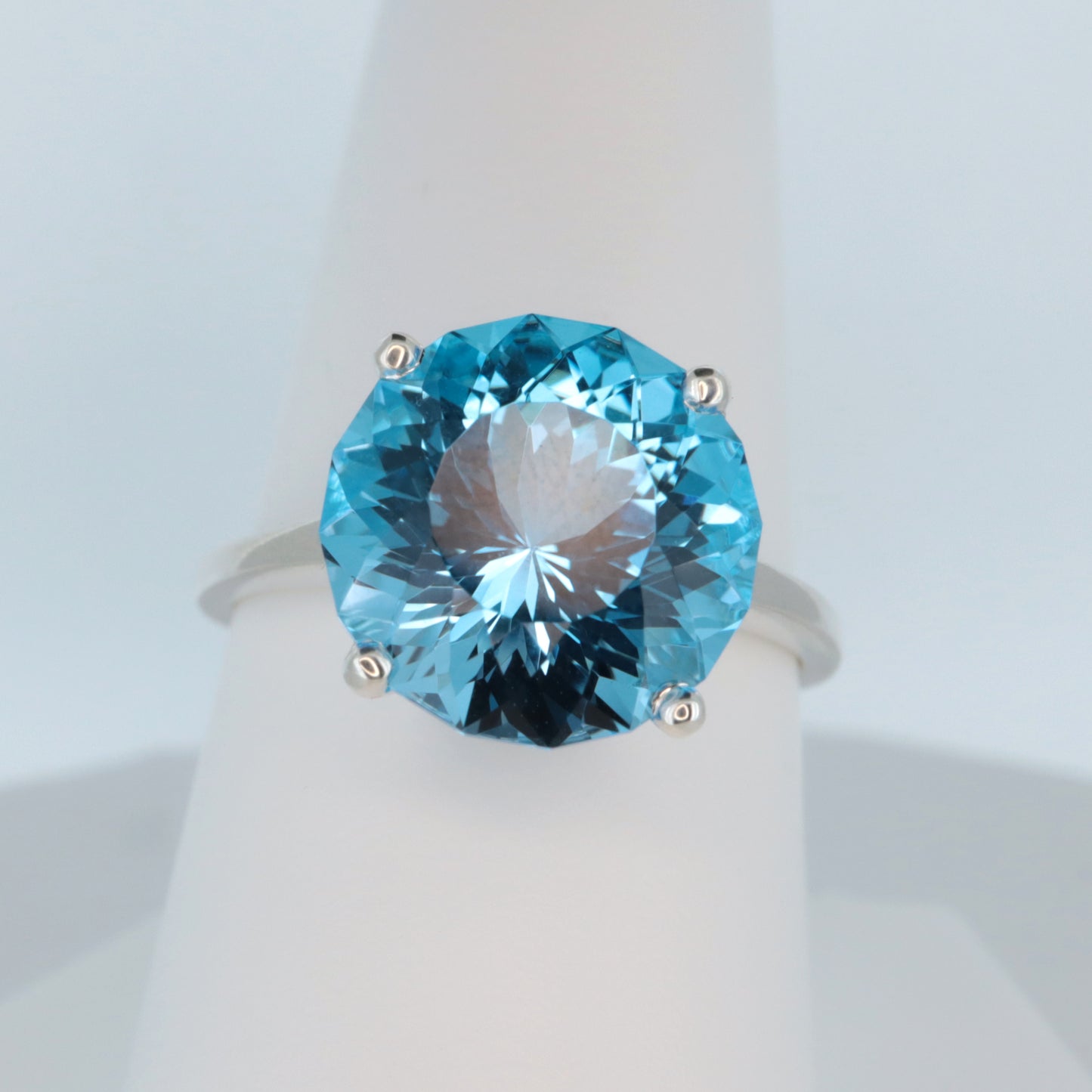 Topaz 8.2ct / 925 Sterling Silver ring