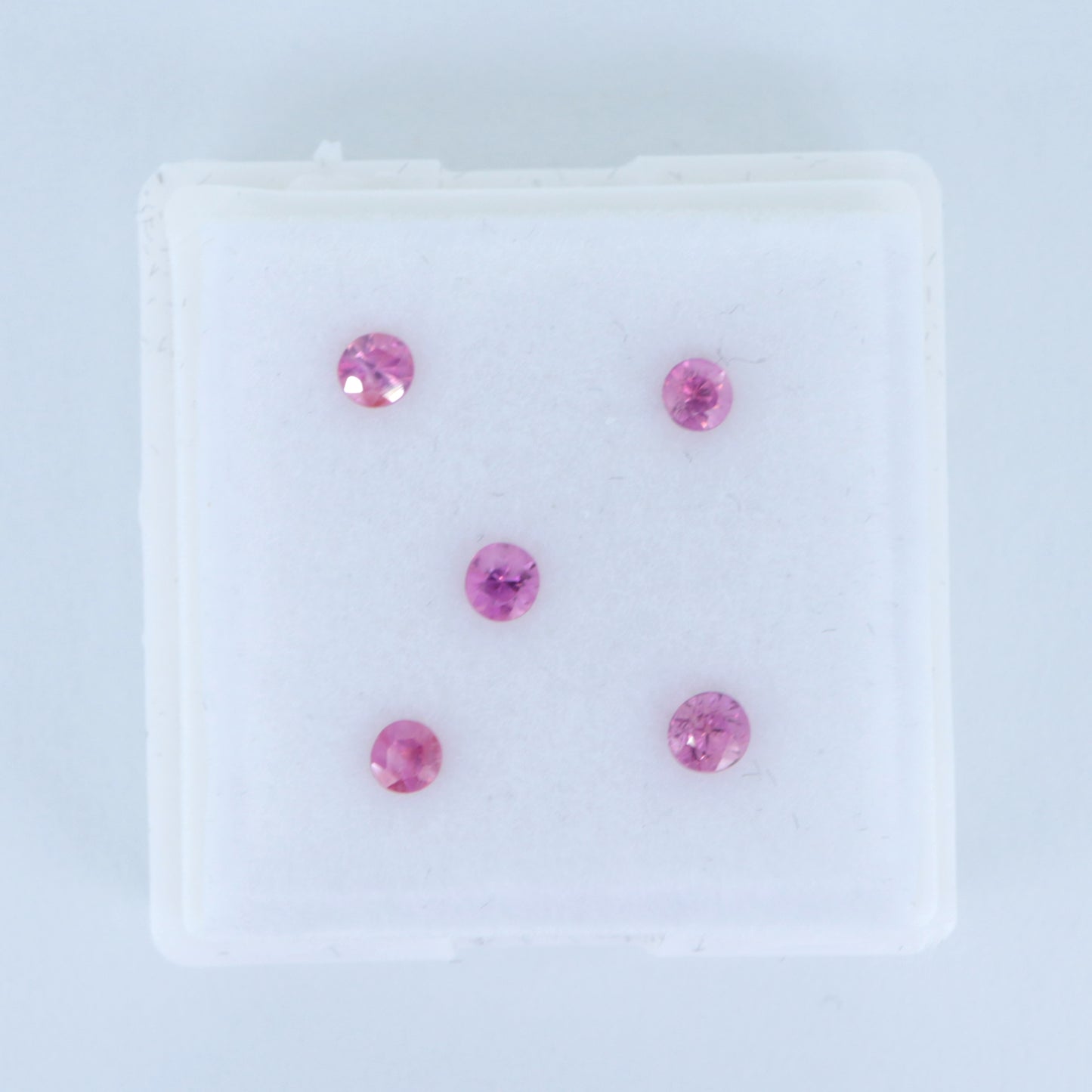 Pink Sapphire/ Round 2.6-2.8 x 2.0mm SP03