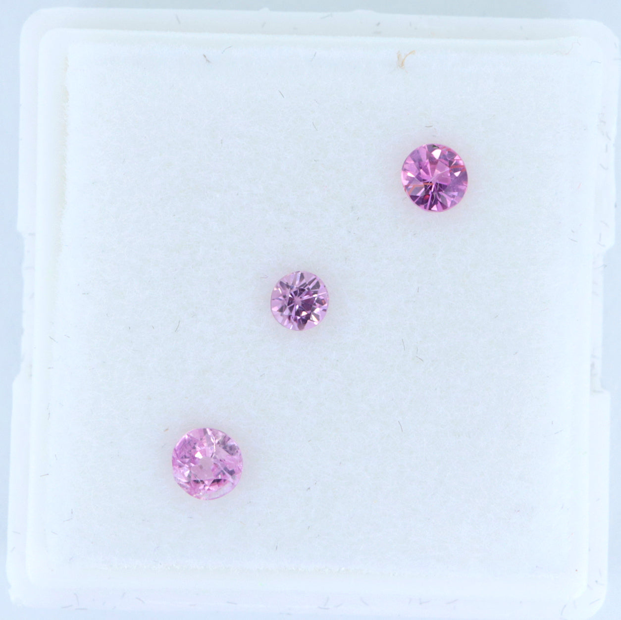 Pink Sapphire/ Round 2.6-2.8 x 2.0mm SP05